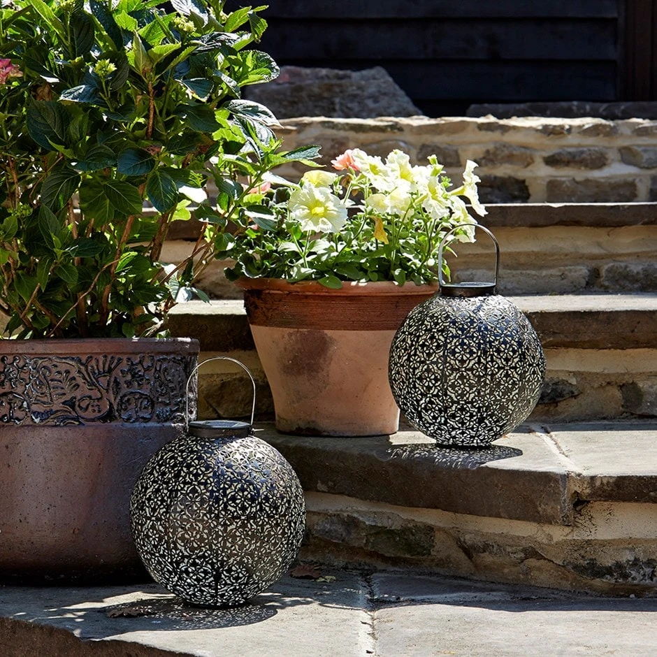 Damasque Solar Lantern 1 Damasque Solar Lantern