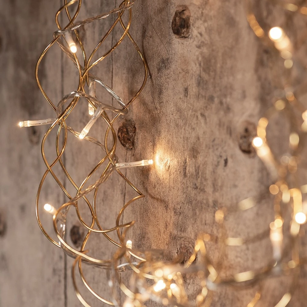 Metal Wreath Of Gold With LEDs 2 Metal Wreath Of Gold With LEDs - Image 2